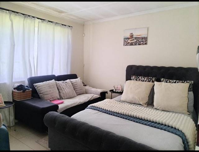 2 BEDROOM SIMPLEX FOR SALE IN FARNINGHAM RIDGE